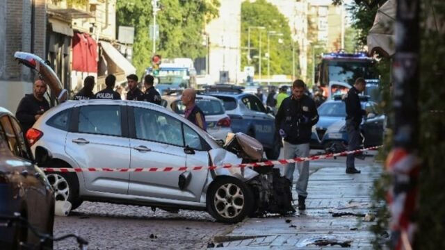 Mobil Tabrak Kerumunan di Italia, 8 Luka-luka Empat Kritis Mobil Tabrak Kerumunan di Italia, 8 Luka-luka Empat Kritis