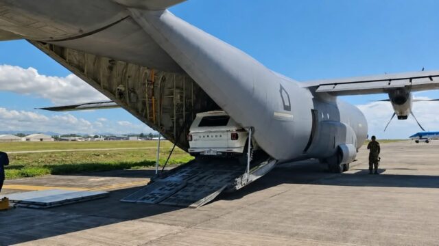 Momen Mobil Maung Milik Prabowo Diterbangkan ke KTT ASEAN da Filipina Pakai Airbus A400M TNI AU

