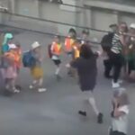 Uma grande operação policial está em andamento em uma estação ferroviária suíça depois que quatro pessoas foram esfaqueadas