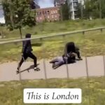Vídeo compartilhado nas redes sociais mostrou três adolescentes carregando facões lutando em Burgess Park, Camberwell