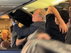 Momento em que o bilionário Tom Steyer voa para a Southwest – e a reação surpreendente que recebeu dos passageiros Momento em que o bilionário Tom Steyer voa para a Southwest – e a reação surpreendente que recebeu dos passageiros