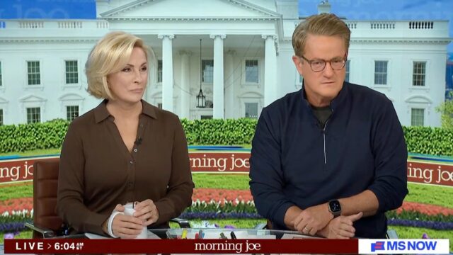 'Morning Joe' lista as muitas hipocrisias da administração Trump: 'Eles 'Morning Joe' lista as muitas hipocrisias da administração Trump: 'Eles são estúpidos?' | Vídeo