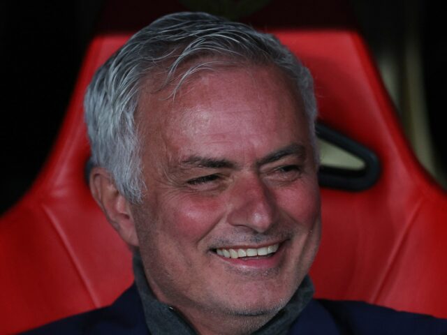 Mourinho, do Benfica, diz não ter contato com o Real Madrid sobre trabalho de técnico
