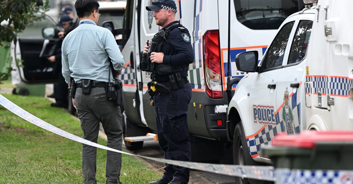 Mulher acusada de assassinato depois que menina foi encontrada morta em casa, no oeste de Brisbane