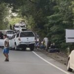 Uma mulher e um bebê morreram, com outra mulher em estado grave, após um acidente no Extremo Norte de Queensland na tarde de ontem. Equipes de emergência foram chamadas para a Rodovia Captain Cook pouco antes das 16h de ontem, após relatos de um acidente de dois carros. As primeiras investigações sobre a colisão indicam que um utilitário Mitsubishi Triton atingiu um Mazda MX-5 antes de colidir com um hatchback MG3 ao sul do cruzamento da Reynolds Road.