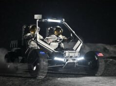 NASA apresenta planos de base lunar na corrida para levar os humanos de volta à superfície lunar Um projeto conceitual artístico do Veículo Terreno Lunar da NASA, que pode ser tripulado ou desenroscado, projetado para estabelecer a base para a mobilidade sustentada na superfície.