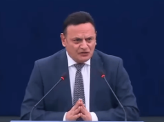 Nacionalistas prometem veto a Malta contra a proposta de imposto sobre jogos de azar online da União Europeia David Casa discursando no Parlamento Europeu opondo-se às medidas fiscais de jogos de azar online da UE que afetam os operadores da indústria de jogos de Malta