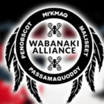 Logotipo da Aliança Wabanaki apresentando o símbolo das nações tribais Mi'kmaq, Maliseet, Penobscot e Passamaquoddy que representa a unidade e a soberania das tribos do Maine. Tribos do Maine se juntam ao processo do cassino de Oxford sobre lei exclusiva de jogos de azar online