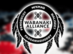 Nações Wabanaki pedem ao juiz que rejeite o desafio do Oxford Casino contra jogos de azar na Internet Logotipo da Aliança Wabanaki apresentando o símbolo das nações tribais Mi'kmaq, Maliseet, Penobscot e Passamaquoddy que representa a unidade e a soberania das tribos do Maine. Tribos do Maine se juntam ao processo do cassino de Oxford sobre lei exclusiva de jogos de azar online
