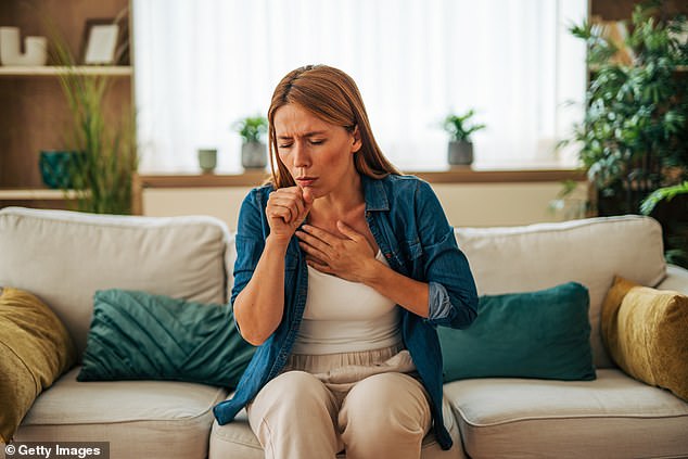 Não consegue parar de tossir? A culpa é do “insecto A tosse convulsa é causada por uma bactéria chamada Bordetella pertussis e estudos mostram que é altamente contagiosa