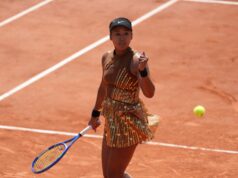 Naomi Osaka avança para a terceira rodada do Aberto da França contra Iva Jovic Naomi Osaka, do Japão, reage ao jogar contra Donna Vekic, da Croácia, durante a partida de tênis individual feminino da segunda rodada do torneio de tênis do Aberto da França em Paris, quinta-feira, 28 de maio de 2026.