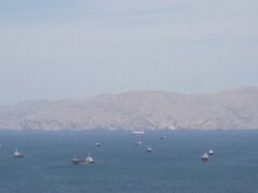Navio cargueiro atacado no Estreito de Ormuz Navio cargueiro atacado no Estreito de Ormuz