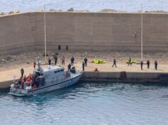 Navios da flotilha de ajuda a Gaza levados para Creta após interceptação israelense Navios da flotilha de ajuda a Gaza levados para Creta após interceptação israelense