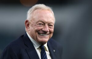 Negociação comercial noturna dos Cowboys e Eagles capturada em vídeo pela ESPN Jerry Jones, Dallas Cowboys