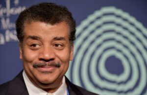 Neil deGrasse Tyson exige que o governo ‘traga o alienígena’ após divulgações de OVNIs: ‘Hollywood nos preparou’ | Vídeo Jogar
