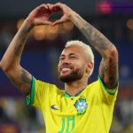 Neymar, maior artilheiro do Brasil e agora de volta ao Santos, está destinado à sua quarta Copa do Mundo