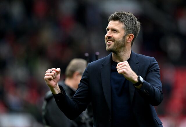 Nicky Butt sugere que o Manchester United poderia fechar um acordo secreto com Michael Carrick
