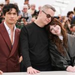 Nicolas Winding Refn começa a chorar ao se lembrar de ter morrido por 25 minutos devido a um 'vazamento no coração' e voltando à vida: 'Quantas pessoas têm uma segunda chance?'