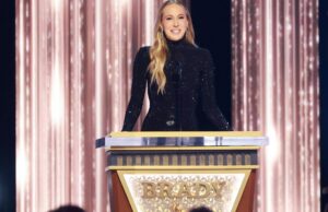 Nikki Glaser conta como ela se preparou para o momento de ruptura no Tom Brady Roast Nikki Glaser conta como ela se preparou para o momento de ruptura no Tom Brady Roast