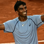Nishesh Basavareddy, de origem indiana, surpreende Taylor Fritz em uma reviravolta no Aberto da França