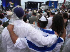 Novas acusações de armas apresentadas contra suspeito de tiroteio mortal no festival de Bondi Beach Hanukkah Yahoo news home