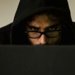 O AdultFriendFinder é seguro para uso? O que diz um especialista em segurança cibernética.