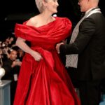 'O Diabo Veste Prada 2' arrecada US$ 77 milhões nas bilheterias