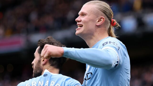O Man City venceu o Brentford e reduziu a diferença para o Arsenal para dois pontos na corrida pelo título
