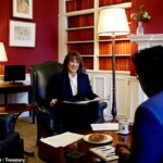 Na foto: Chanceler Rachel Reeves no apartamento reformado às custas dos contribuintes depois que a mobília original desapareceu