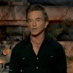 O apresentador sobrevivente Jeff Probst reage em meio a reações adversas por erro