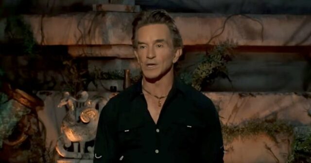 O apresentador de 'Survivor', Jeff Probst, fala em meio a O apresentador sobrevivente Jeff Probst reage em meio a reações adversas por erro