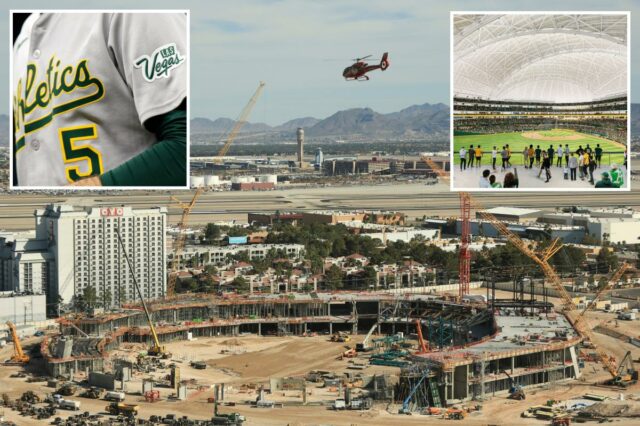 O atletismo começa a mostrar que o sonho do beisebol Canteiro de obras de um novo estádio em Las Vegas, com um helicóptero sobrevoando, um hotel em primeiro plano e um aeroporto com montanhas ao fundo.