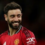 O capitão do Man United, Bruno Fernandes, ganha o prêmio de Jogador do Ano da FWA