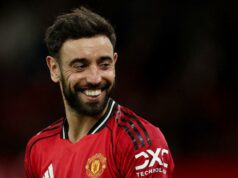 O capitão do Man United, Bruno Fernandes, ganha o prêmio de Jogador do Ano da FWA O capitão do Man United, Bruno Fernandes, ganha o prêmio de Jogador do Ano da FWA
