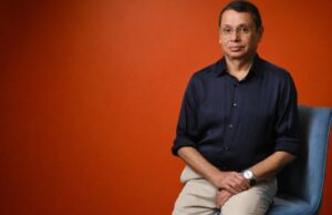 O chefe da JioStar da Índia, Uday Shankar, afirma que as placas de críquete estão se valorizando em seu maior mercado (EXCLUSIVO) O chefe da JioStar da Índia, Uday Shankar, afirma que as placas de críquete estão se valorizando em seu maior mercado (EXCLUSIVO)