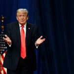 O presidente Donald Trump observa a Casa Branca em 8 de maio. - Elizabeth Frantz/Reuters
