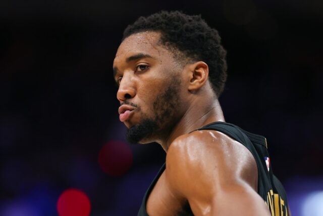 O cruzamento desagradável de Donovan Mitchell causa susto de lesão em Tobias Harris
