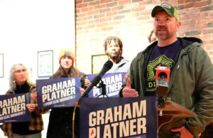 O democrata do Maine, Graham Platner, afirma que as políticas de tributar os ricos não estão “se esforçando” o suficiente Platner está enfrentando Susan Collins no Maine
