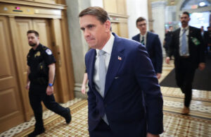 O deputado Suozzi exorta os republicanos a ‘se levantarem’ para impedir o ‘fundo anti-armamento’ ABC News - FOTO: Rep. Tom Suozzi, DN.Y., aparece no ABC News '