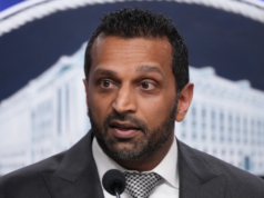 O diretor do FBI, Kash Patel, comemora grandes vitórias: mais de duas dúzias de membros da gangue Tren de Aragua são presos O diretor do FBI, Kash Patel, comemora grandes vitórias: mais de duas dúzias de membros da gangue Tren de Aragua são presos
