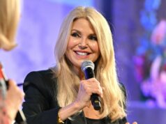 O estilo jeans bootcut de Christie Brinkley faz as pernas parecerem longas Marta Stewart