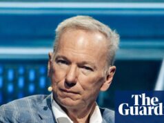 O ex-CEO do Google, Eric Schmidt, vaiado após comentários sobre IA na formatura do Arizona O ex-CEO do Google, Eric Schmidt, vaiado após comentários sobre IA na formatura do Arizona