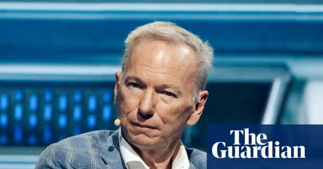 O ex-CEO do Google, Eric Schmidt, vaiado após comentários sobre O ex-CEO do Google, Eric Schmidt, vaiado após comentários sobre IA na formatura do Arizona