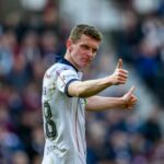 O ex-talento do Man Utd, Ethan Hamilton, ganha o prêmio de Jogador do Ano de Dundee