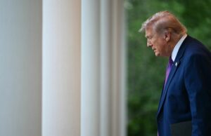 O governo dos EUA concorda em retirar as reivindicações fiscais contra Trump na ampliação do acordo judicial do IRS O governo dos EUA concorda em retirar as reivindicações fiscais contra Trump na ampliação do acordo judicial do IRS