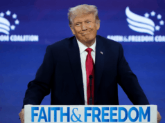 O índice de aprovação de Donald Trump despenca com o cristianismo evangélico branco Donald Trump speaks at the Faith and Freedom Road to Majority conference at the Washington Hilton on June 24, 2023 in Washington, DC.