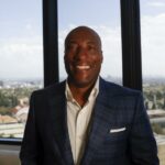 O magnata do entretenimento Byron Allen vai adquirir Buzzfeed e HuffPost