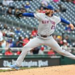 O arremessador do New York Mets, David Peterson (23), arremessa para o Washington Nationals durante a terceira entrada no Nationals Park.
