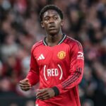 O momento Kobbie Mainoo que rendeu à estrela do Man Utd o prêmio de 'momento criativo' do mês
