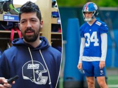 O novato não draftado Dominic Zvada abre a competição de chutes dos Giants Dominic Zvada com uniforme nº 34 do New York Giants com capacete em um campo de treino.